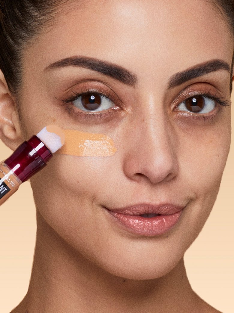 Основне зображення макіяжу з консилером Maybelline New York Instant Age Rewind 
